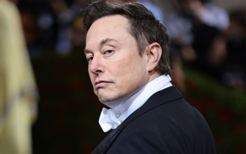 Escândalo! Elon Musk teria pedido desculpas de joelhos a Sergey Brin por affair com a mulher do bff