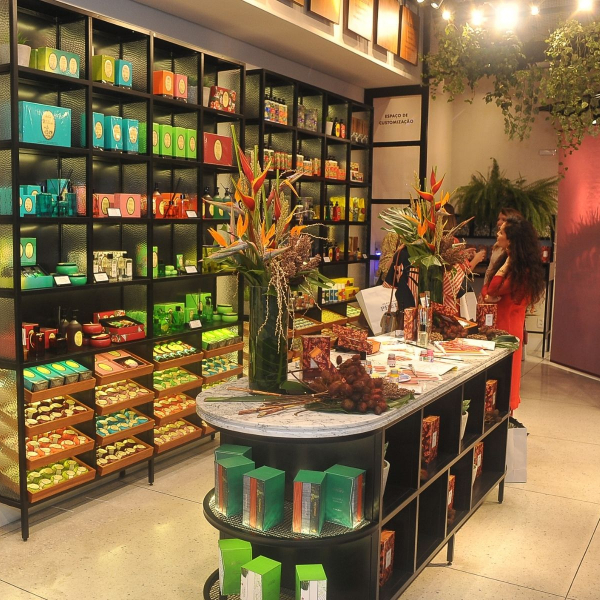 Perfumaria Phebo festeja lançamento da nova fragrância ‘Bem me Quero’