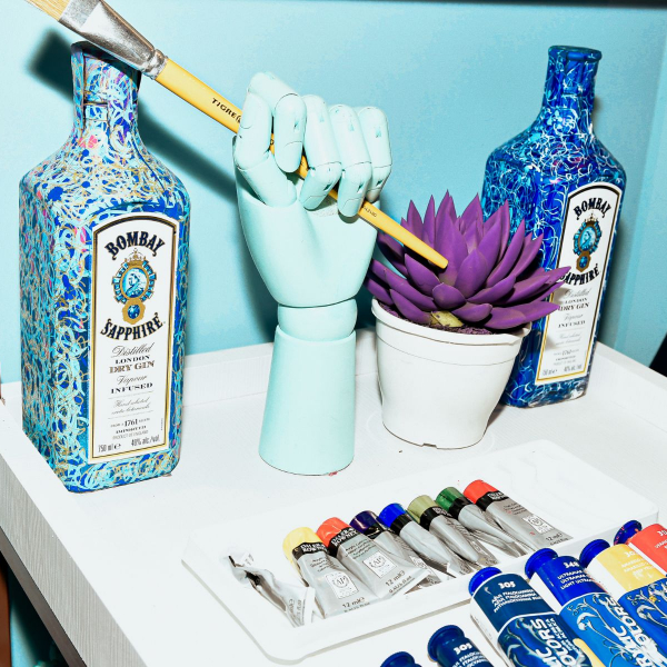 Bombay Sapphire mostra na ArtRio que arte e bons drinks andam de mãos dadas