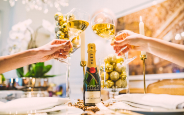 Moët & Chandon cria edição limitada e rótulos com cristais Swarovski para presentear no Natal
