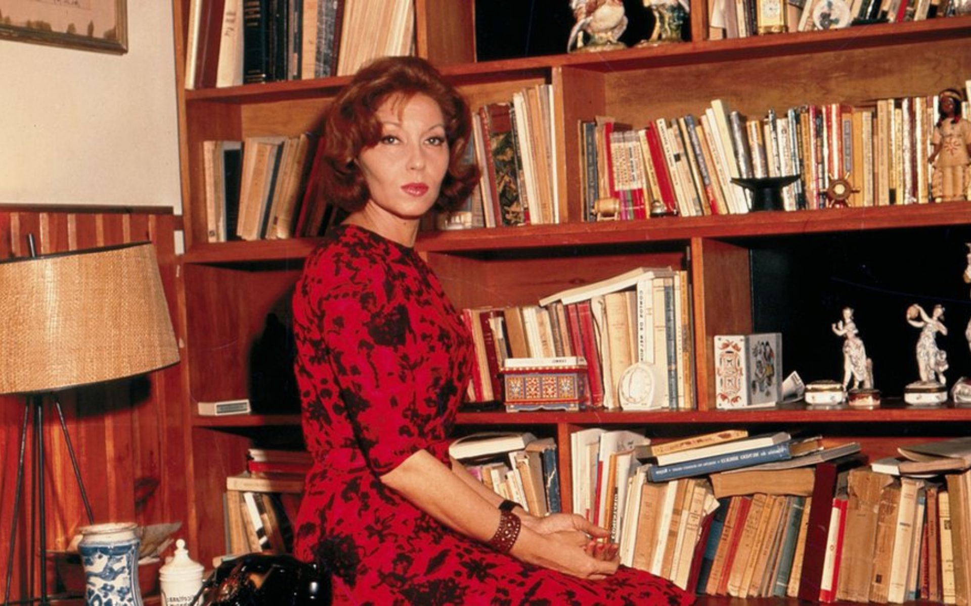 Julia Xavier está de volta, e fala sobre o poder da escrita em sua primeira coluna