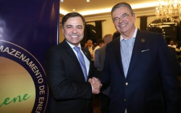 Márcio Toledo pilota lançamento da Associação Brasileira de Armazenamento de Energia