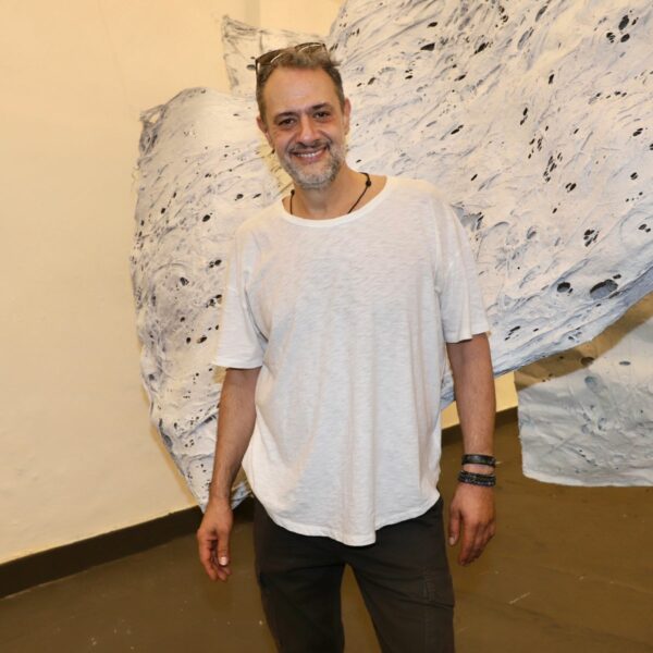 Fabio Benetti abre mostra "BiancoNero" na Galeria Tato