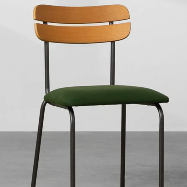 Cadeira Ribs assinada por Hakim Hazin