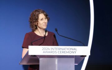 Defensora da diversidade, cientista brasileira é premiada em Paris