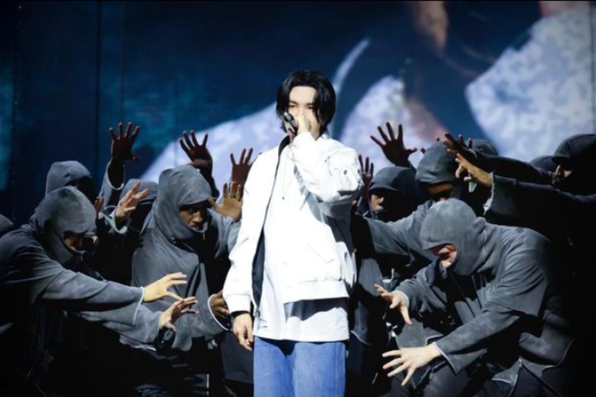 Suga, do BTS, é acusado de negligência durante alistamento militar