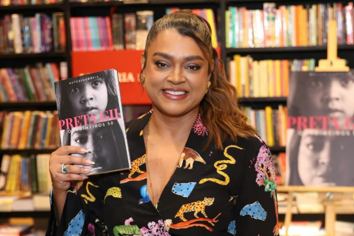 Preta Gil faz revelação sobre Silvio Santos em sua autobiografia