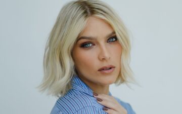 Isabella Santoni retorna aos palcos de São Paulo com a comédia “Baixa Sociedade”