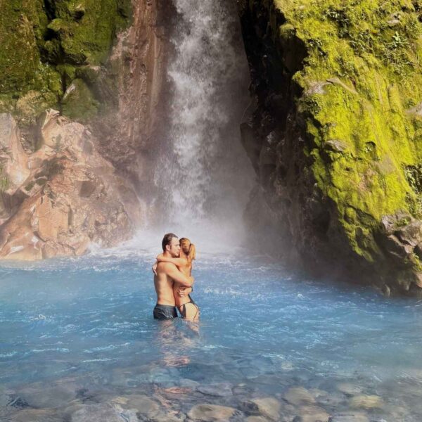 Jordanna Maia e Antônio Oliva escolhem a Costa Rica para pausa pré-Carnaval