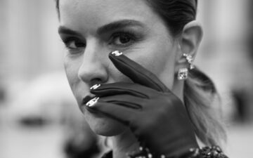 Chanel apresenta alta-costura Verão 2026 em Paris; Ana Paula Carneiro esteve entre as convidadas