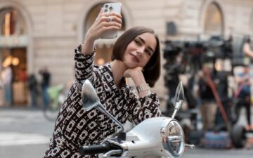 O que Emily em Paris revela sobre o desejo contemporâneo de moda, luxo e identidade