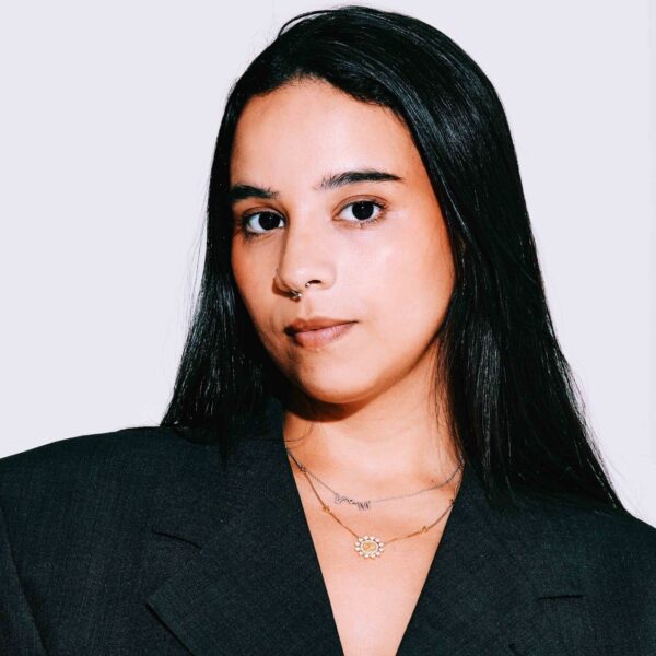 Mariana Barbetta estreia marca autoral e leva linguagem artística ao ready-to-wear