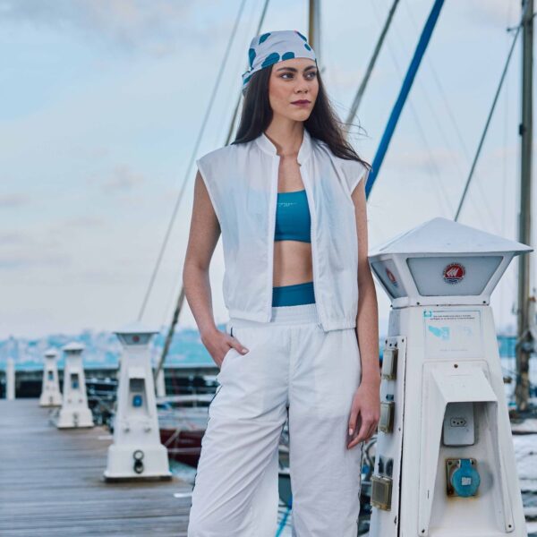 Verão mediterrâneo inspira coleção cápsula que une leveza, performance e elegância atemporal