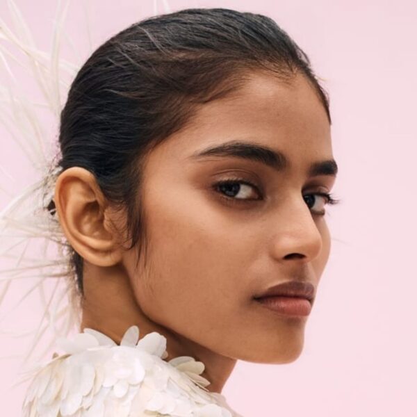 A beleza da Alta Costura 2026 celebra a pele real e iluminada