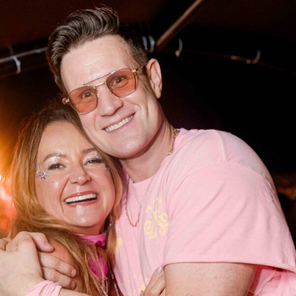 Matt Smith curte desfiles na Sapucaí direto 