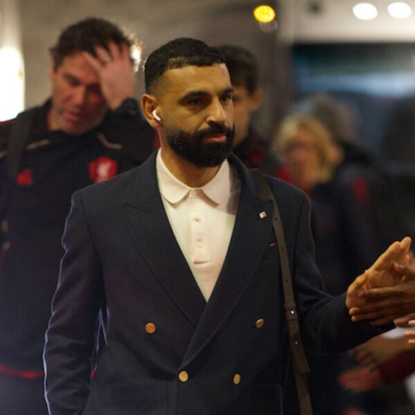 Liverpool FC entra em campo com estilo ao vestir Tommy Hilfiger fora das quatro linhas