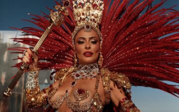 Juliana Paes volta à Viradouro e celebra título marcante