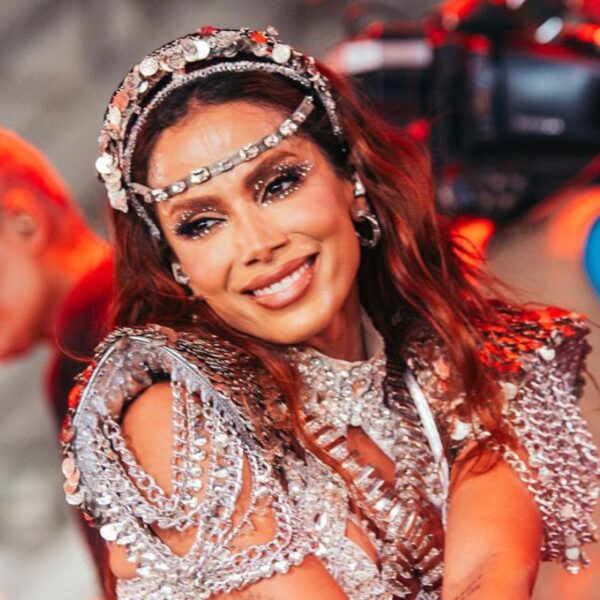 Anitta avalia retorno aos desfiles no Carnaval e fala sobre vínculo com escolas de samba