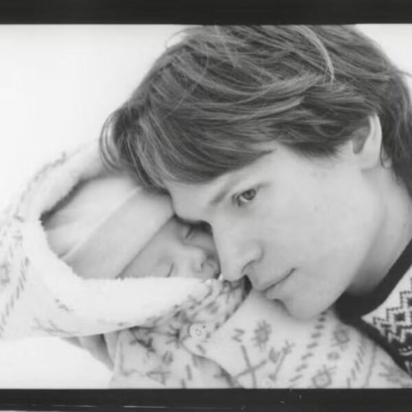 Ansel Elgort, de “A Culpa é das Estrelas”, confirma que se tornou pai