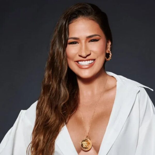 Simone Mendes revela como mantém equilíbrio entre carreira e filhos