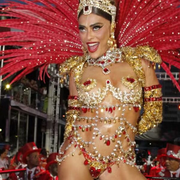 Juliana Paes comenta memes após choro na apuração do Carnaval
