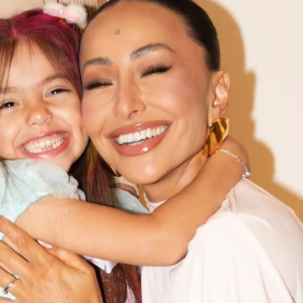 Sabrina Sato fala sobre maternidade e momentos com a filha Zoe