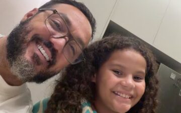 Belo compartilha momento raro com a neta e encanta seguidores nas redes