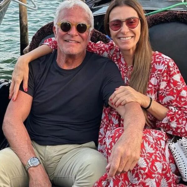 Mônica Martelli celebra sete anos ao lado de Fernando Alteriô