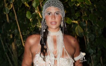 Filha de Flávia Alessandra, Giulia Costa, revela diagnóstico de dermatilomania