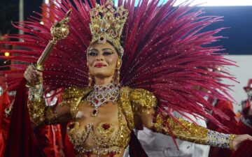 Juliana Paes volta à Viradouro e celebra título marcante