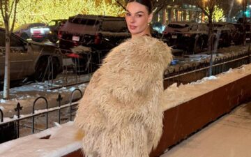 Isis Valverde comemora 39 anos em Aspen ao lado da família