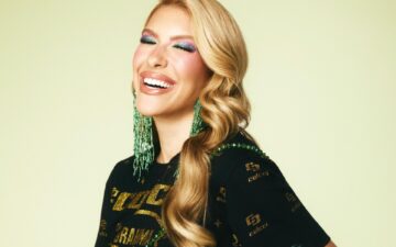 À espera do segundo filho, Lore Improta celebra mais um ano como musa