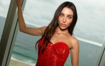 Elisa Zarzur prestigia evento exclusivo no Rio com produção solar e escultural