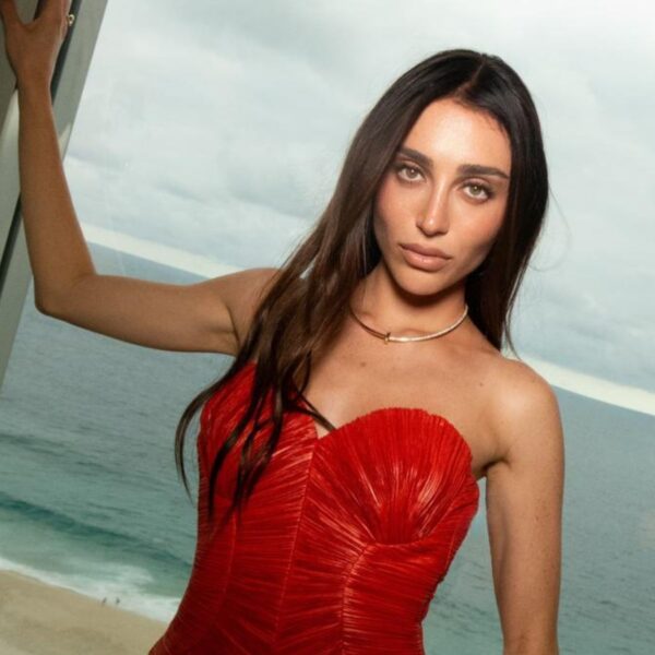 Elisa Zarzur prestigia evento exclusivo no Rio com produção solar e escultural