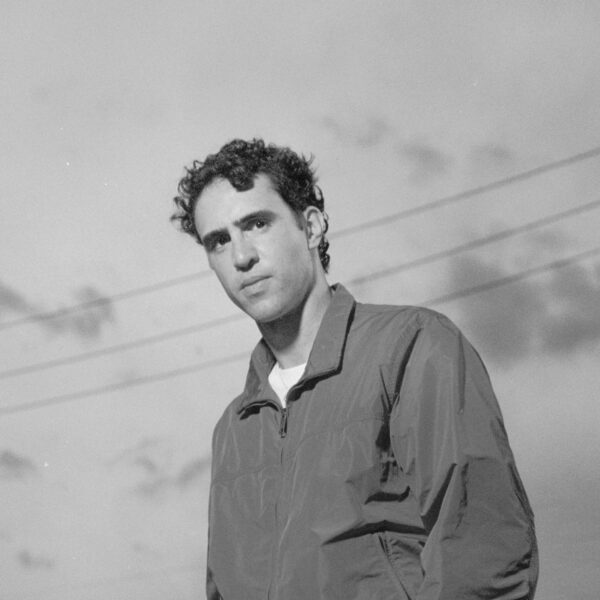 Teatro Iguatemi abre temporada 2026 com show de Zeca Veloso