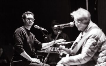 Zeca Veloso abre temporada 2026 do Teatro Iguatemi com show intimista