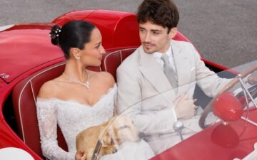 Charles Leclerc diz “sim” em Mônaco e celebra a bordo de uma Ferrari histórica