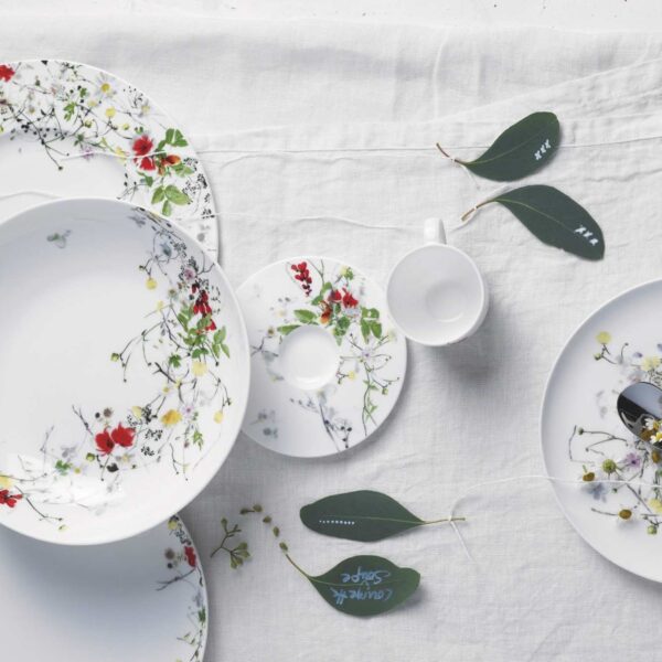 Louças em foco: quando textura, natureza e design viram protagonistas à mesa