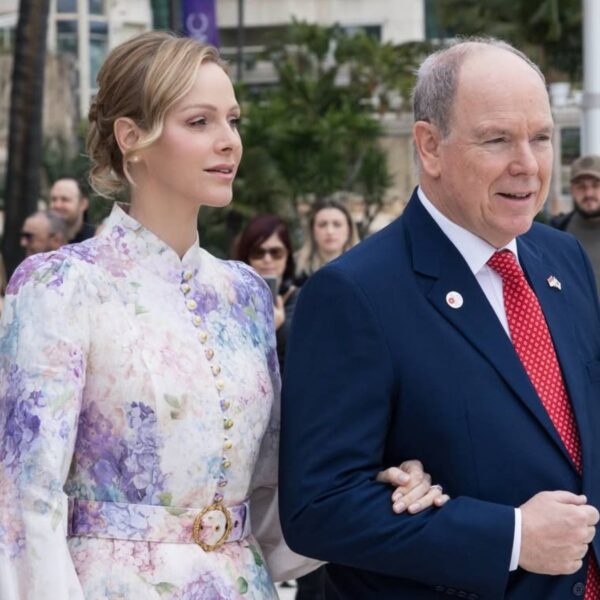 Príncipe Albert e princesa Charlene recebem princesa Akiko para abertura do Dia do Japão em Mônaco