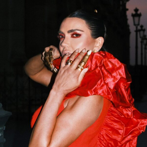 Cinthya Marques prestigia desfile da Schiaparelli na Paris Fashion Week