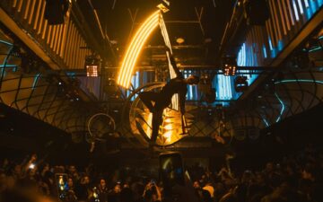 Ícone do entretenimento premium celebra duas décadas com festa especial em Jurerê