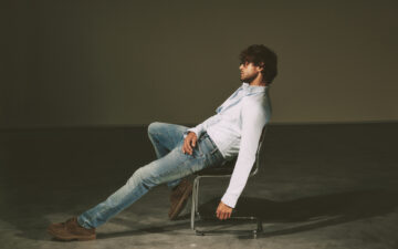 L’Arte di Vivere: coleção masculina de Outono 26 aposta em sofisticação urbana, tecnologia e denim de inspiração italiana