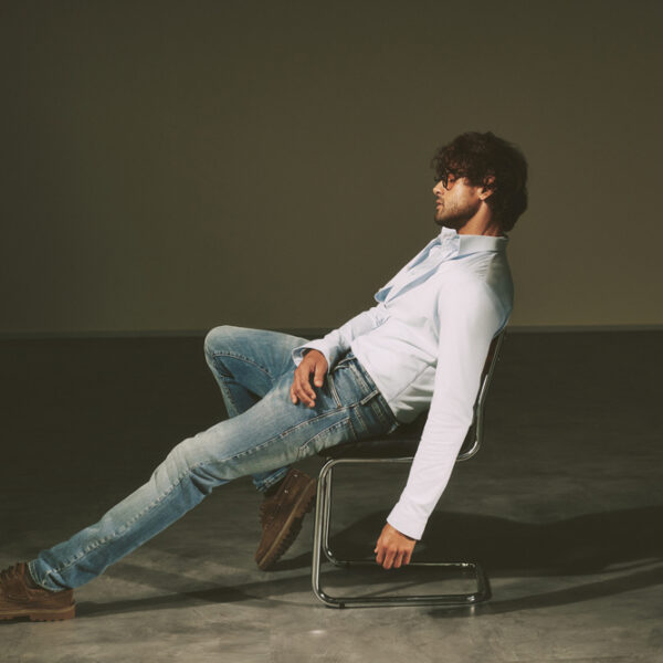 L’Arte di Vivere: coleção masculina de Outono 26 aposta em sofisticação urbana, tecnologia e denim de inspiração italiana