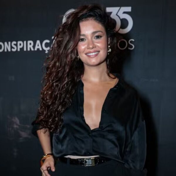 Sophie Charlotte chama atenção com cabelo volumoso em celebração do cinema nacional