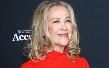 Catherine O’Hara é homenageada com prêmio póstumo no Actor Awards