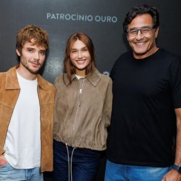 Sasha Meneghel prestigia espetáculo com o marido e o pai em São Paulo