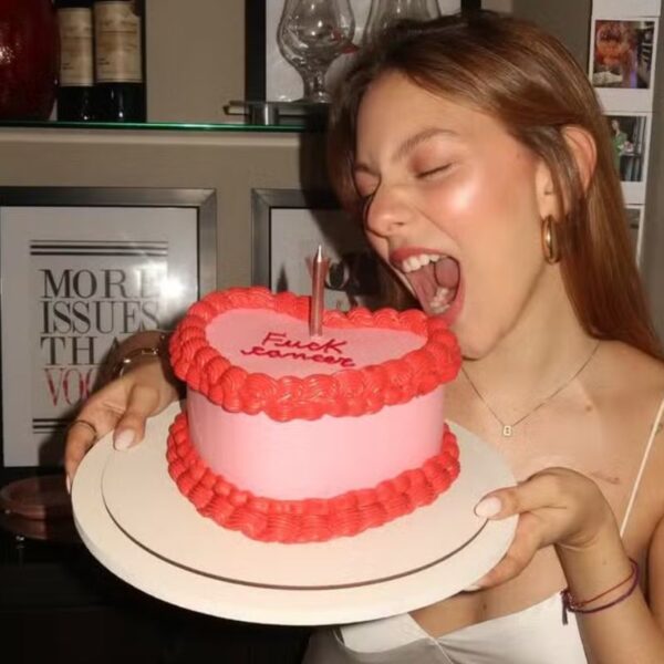 Bruna Furlan, neta de Carlos Alberto de Nóbrega, completa 25 anos durante tratamento contra o câncer