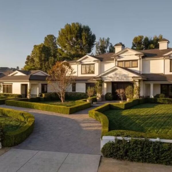 Kylie Jenner coloca mansão de luxo à venda na Califórnia