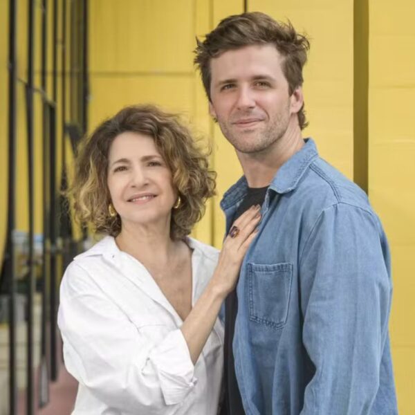 Malu Valle estrela peça em homenagem a Paulo Gustavo em São Paulo