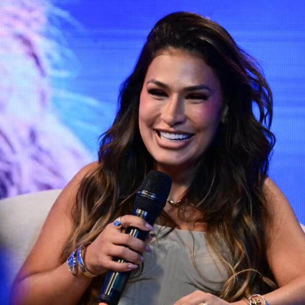 Simone Mendes apresenta novo DVD e celebra trajetória solo